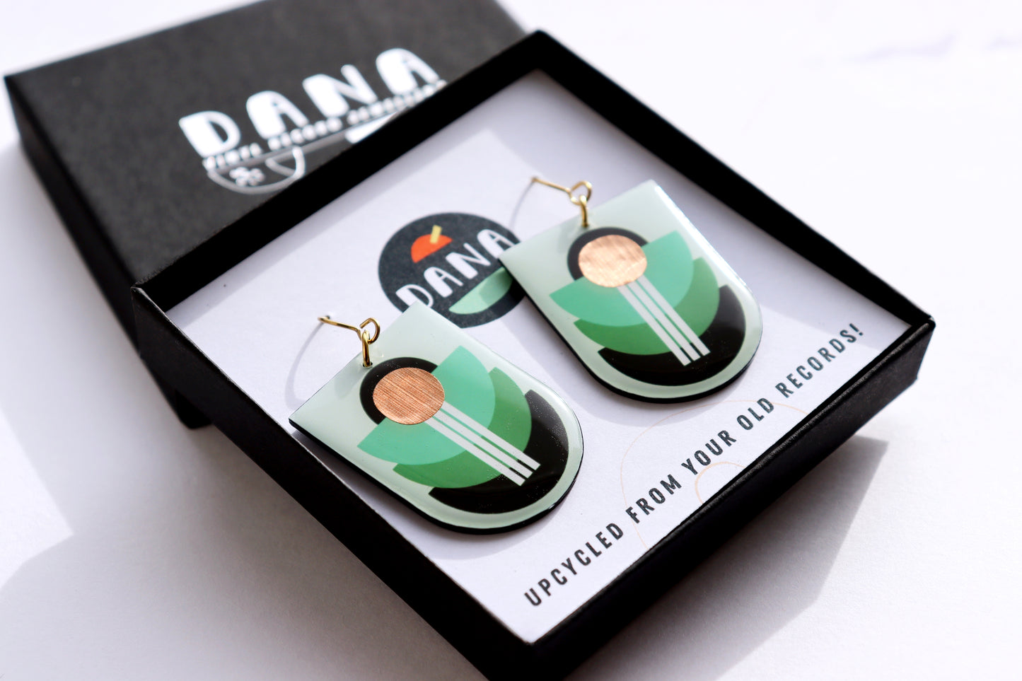 ART DECO in shades of green with a pop of copper