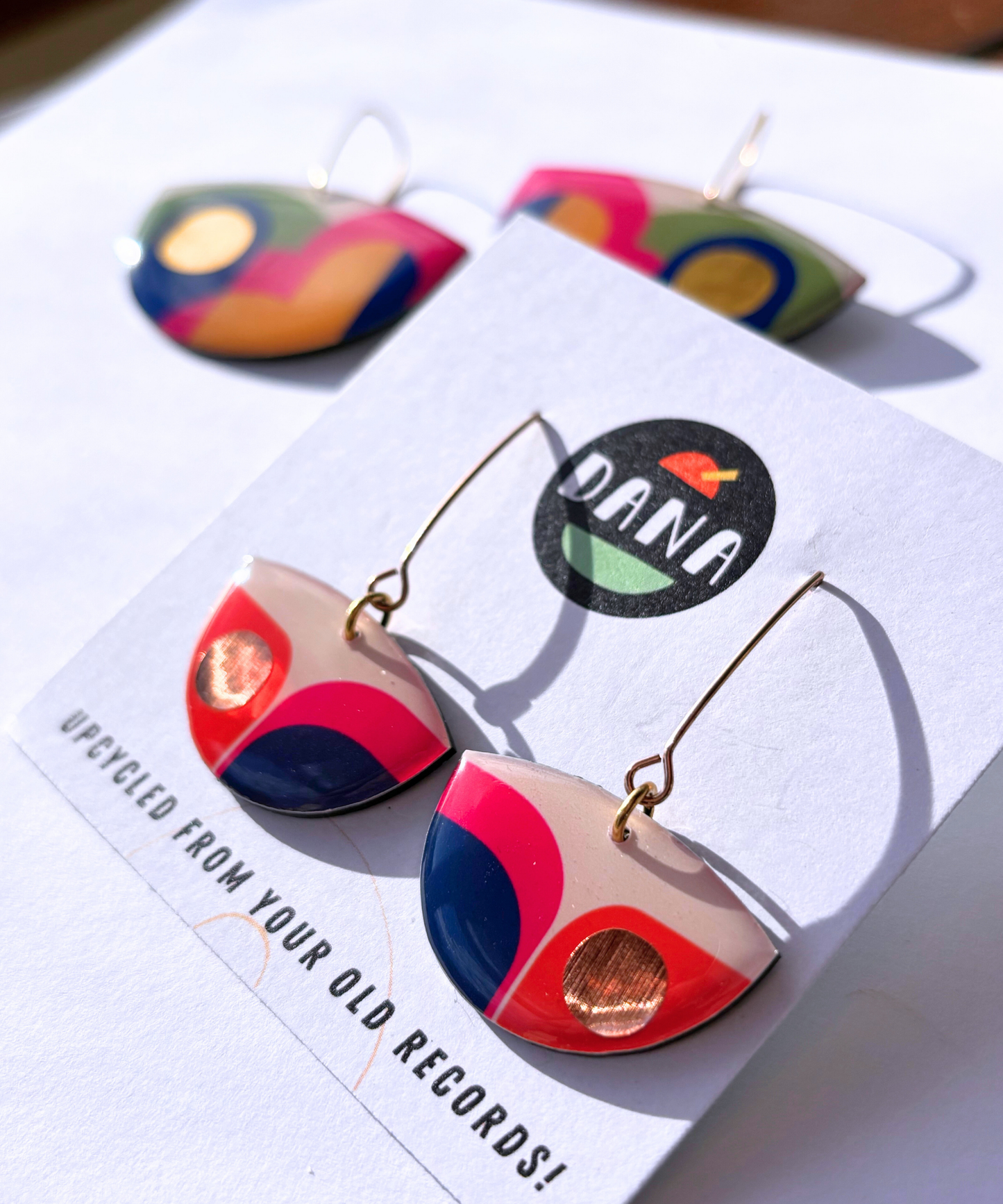 BEA in fuchsia, navy blue, orange, copper / retro vibe