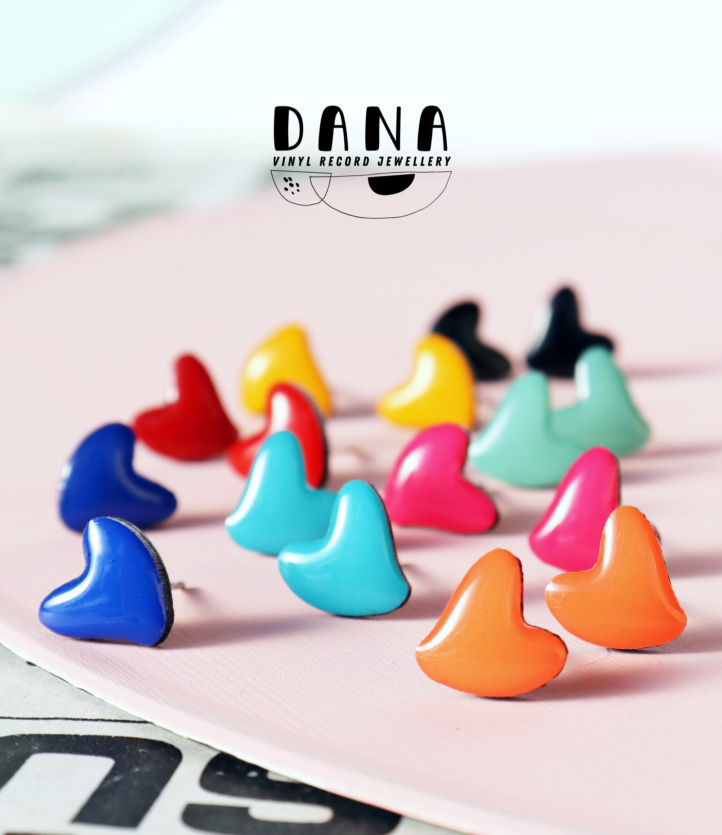 HEART STUDS / 8 colours / upcycled vinyl record jewellery