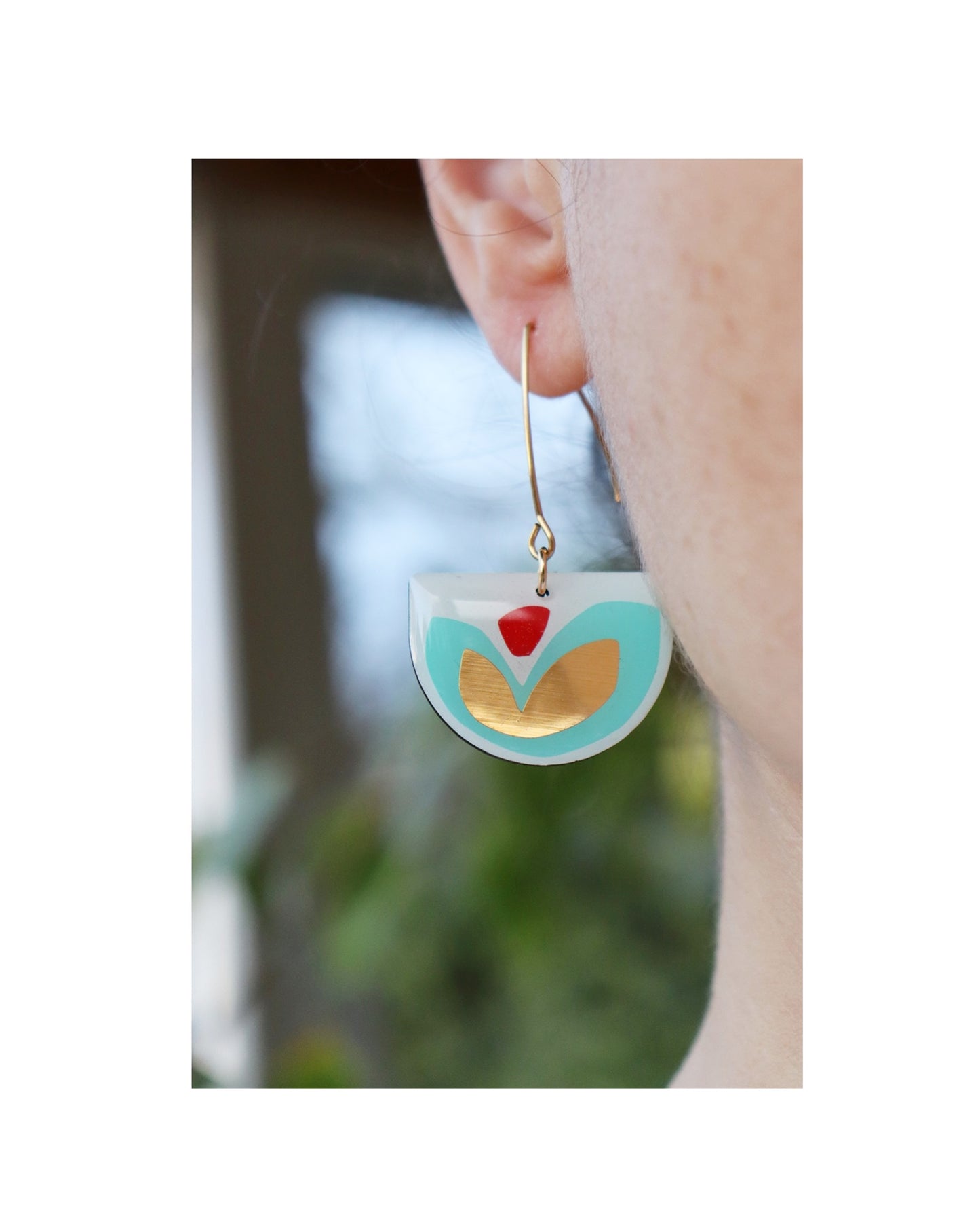 FLOR NO.1 in turquoise, gold, red