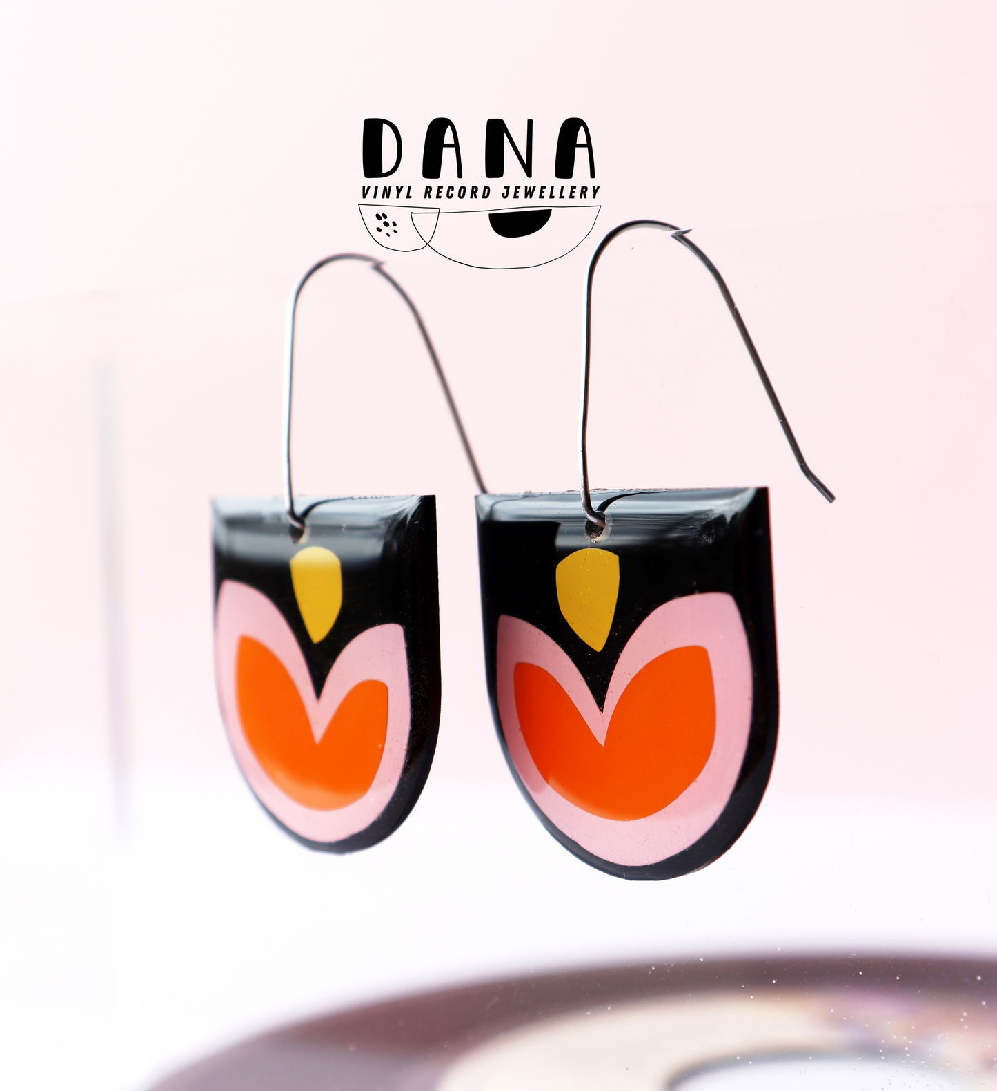 FLOR in black, orange, pink, yellow / retro inspired