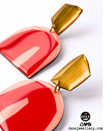 PATTI in red, gold, light pink