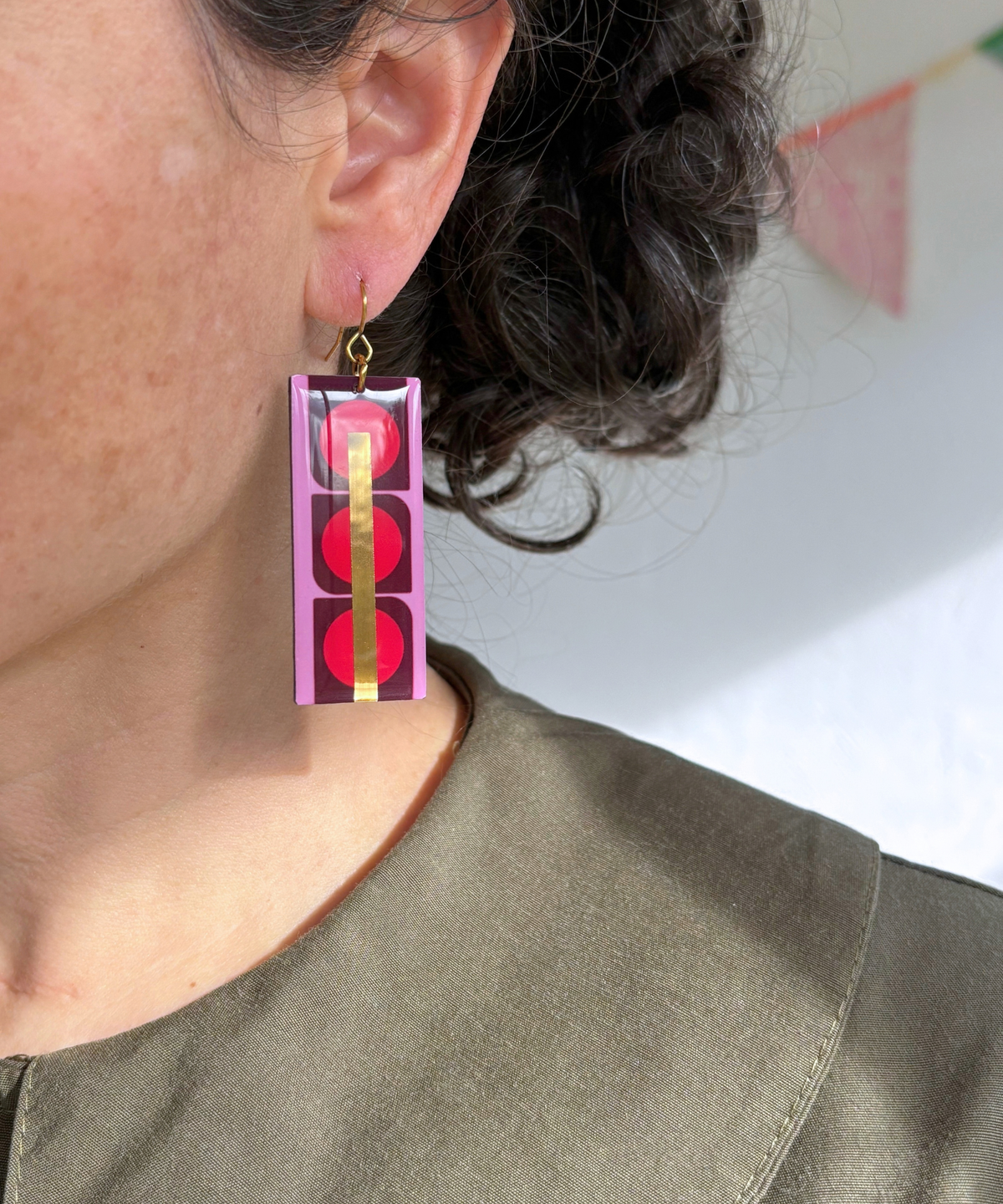 BARA | pink, burgundy, red, gold