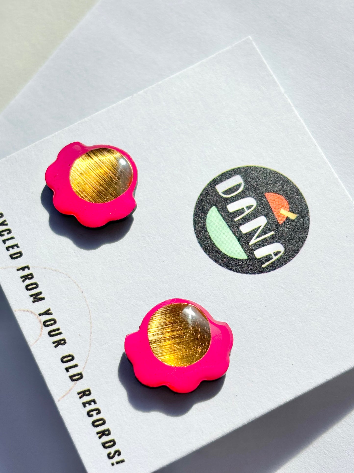 30% OFF large FROUFROU studs in neon pink and gold