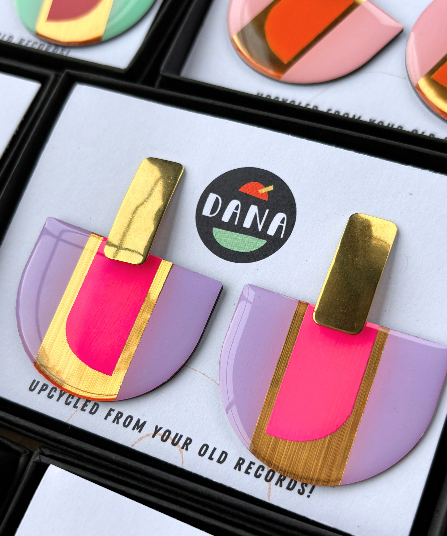 ROSA in neon pink, lilac, lush gold