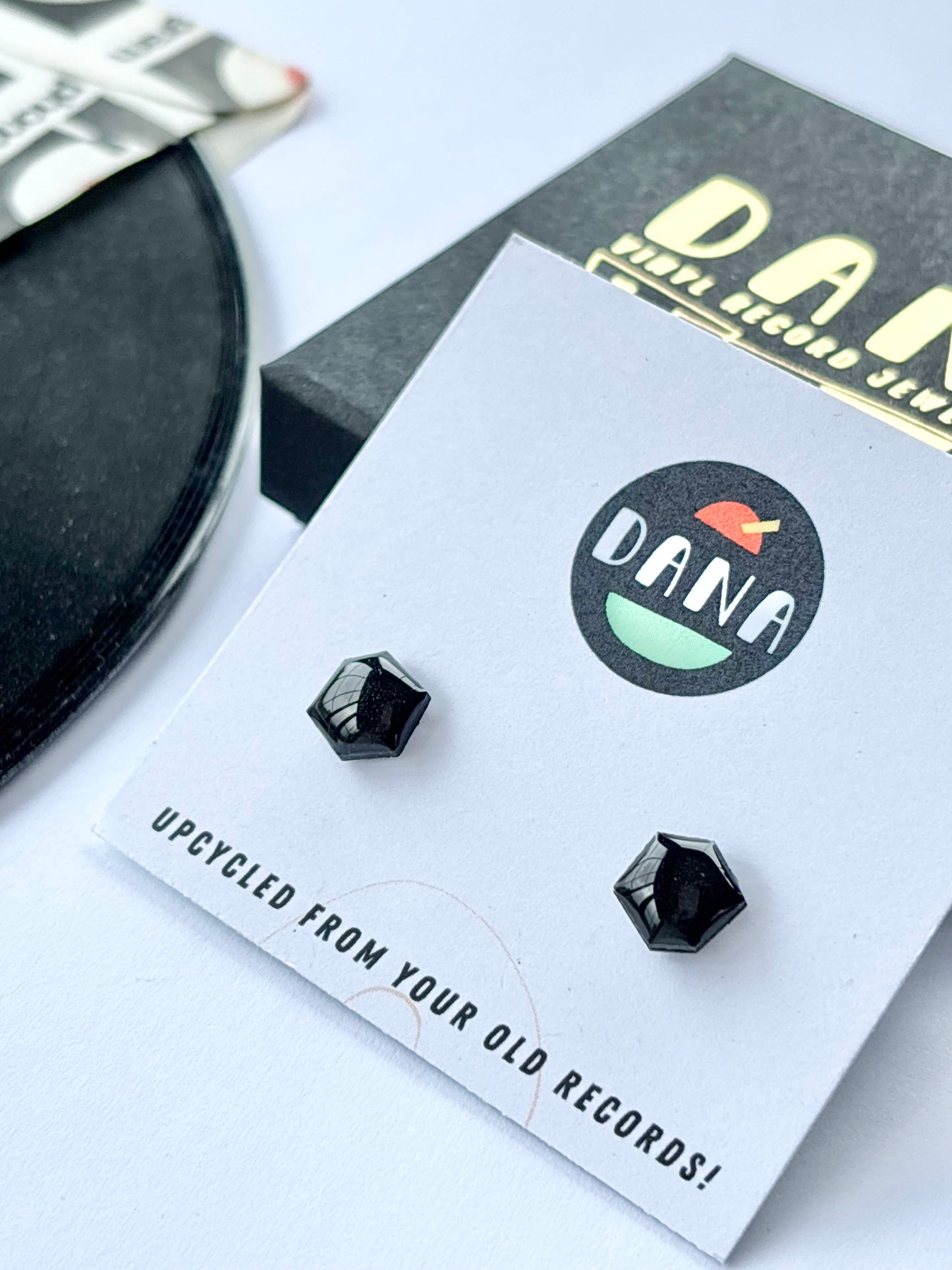 40% OFF Nugget studs / 6 colours / limited availability
