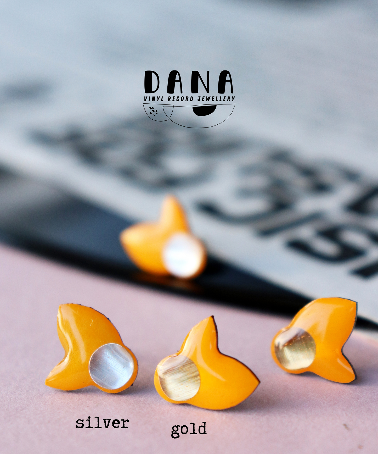 50% OFF | flor studs in yellow with gold or silver detail