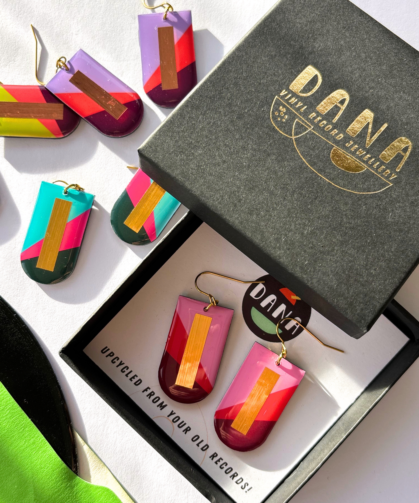 NINA pink, red, burgundy, gold