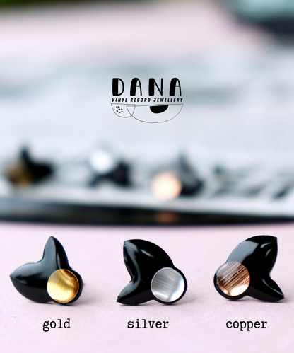 50% OFF | flor studs TWO PAIRS LEFT in black and gold