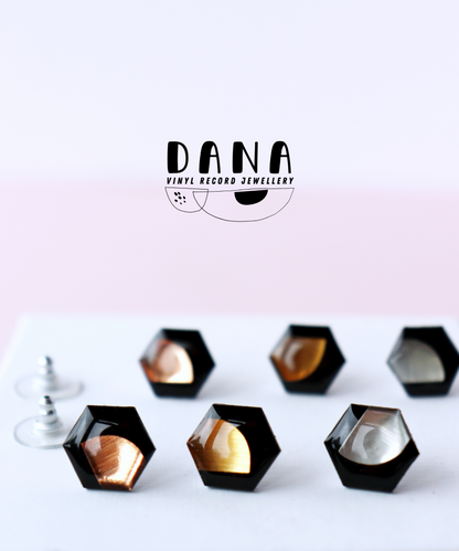 40% OFF / HEXA studs in black / 2 pairs in gold and 4 pairs in copper LEFT